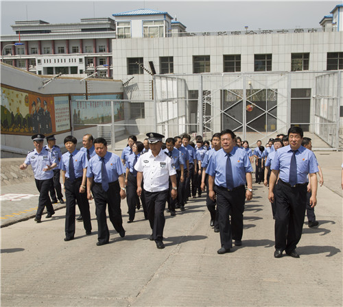 鄂尔多斯市人民检察院组织干警到伊金霍洛监狱开展警示教育活动