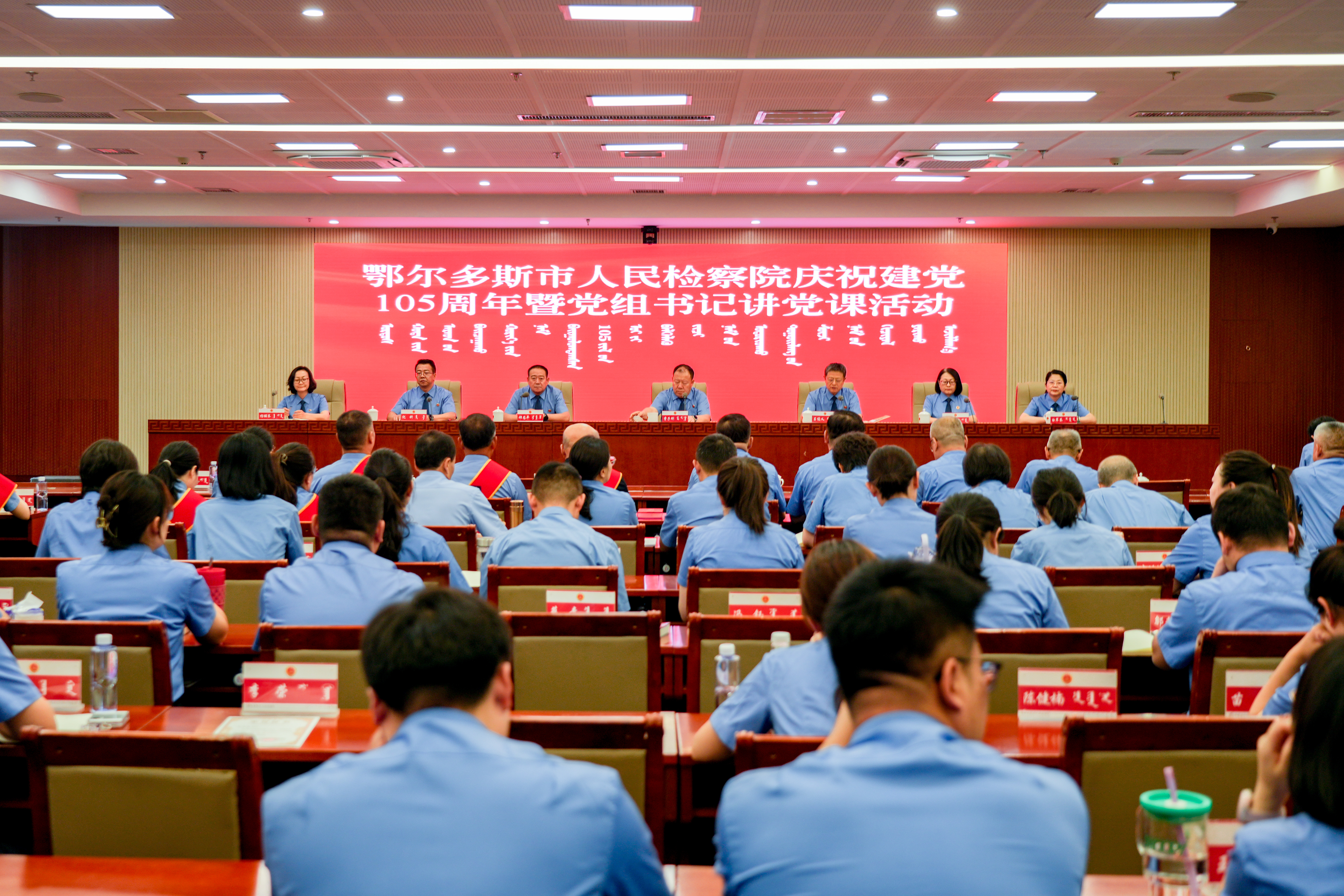 ê�����������캽 ��ȡ���������ܽ������м��Ժ��չ��ף����105�����ߵ�����ǽ����λ